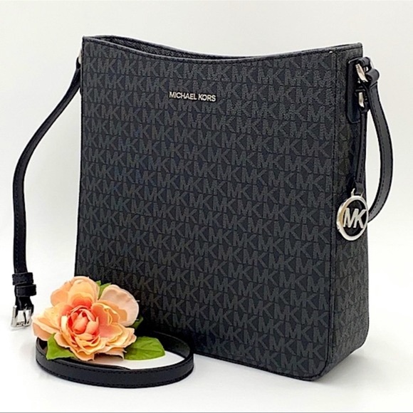 MICHAEL KORS LARGE MESSENGER BLACK SIGNATURE - Picture 5 of 16